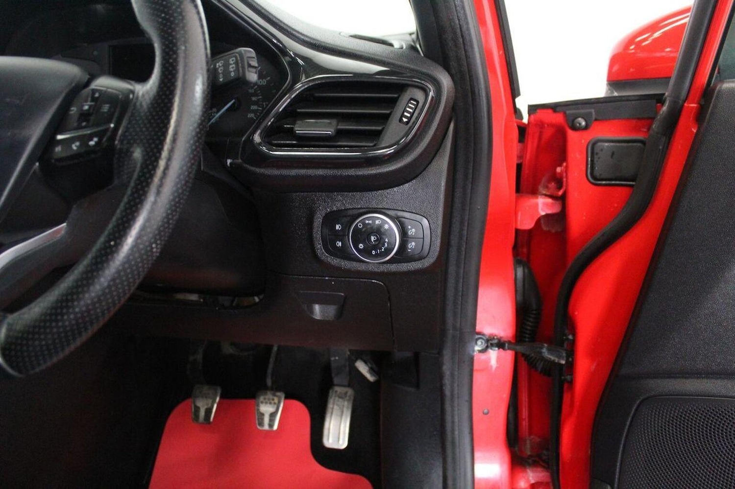 Used Ford Fiesta 2018 for sale - 76559987: Photo 42