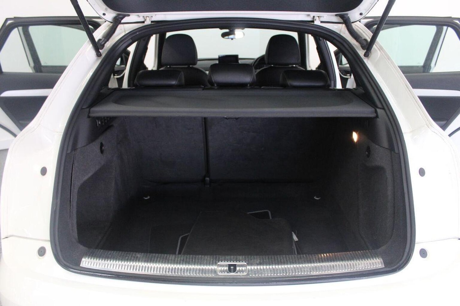 Used Audi Q3 2013 for sale - 77938003: Photo 23