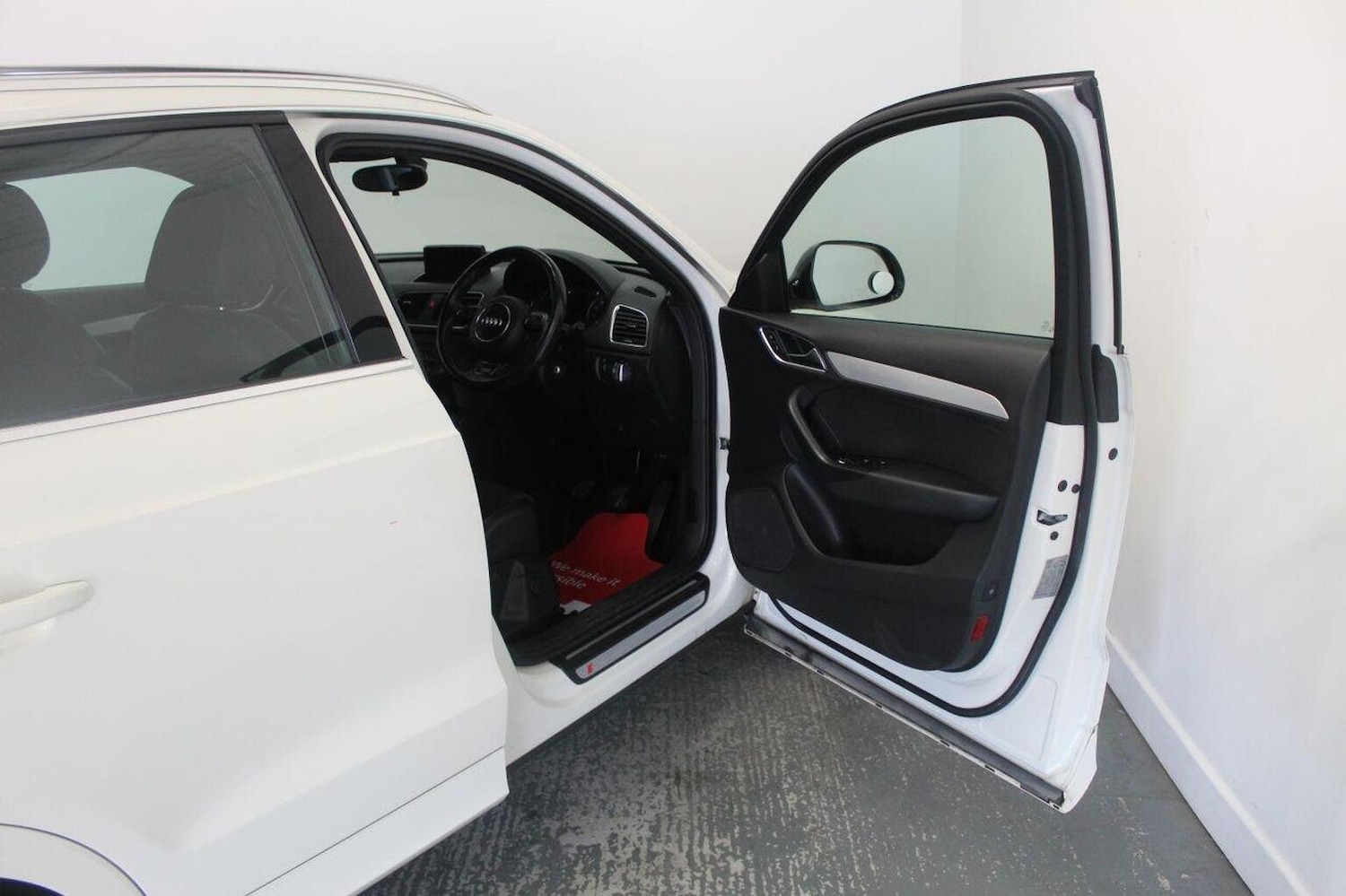 Used Audi Q3 2013 for sale - 77938003: Photo 24