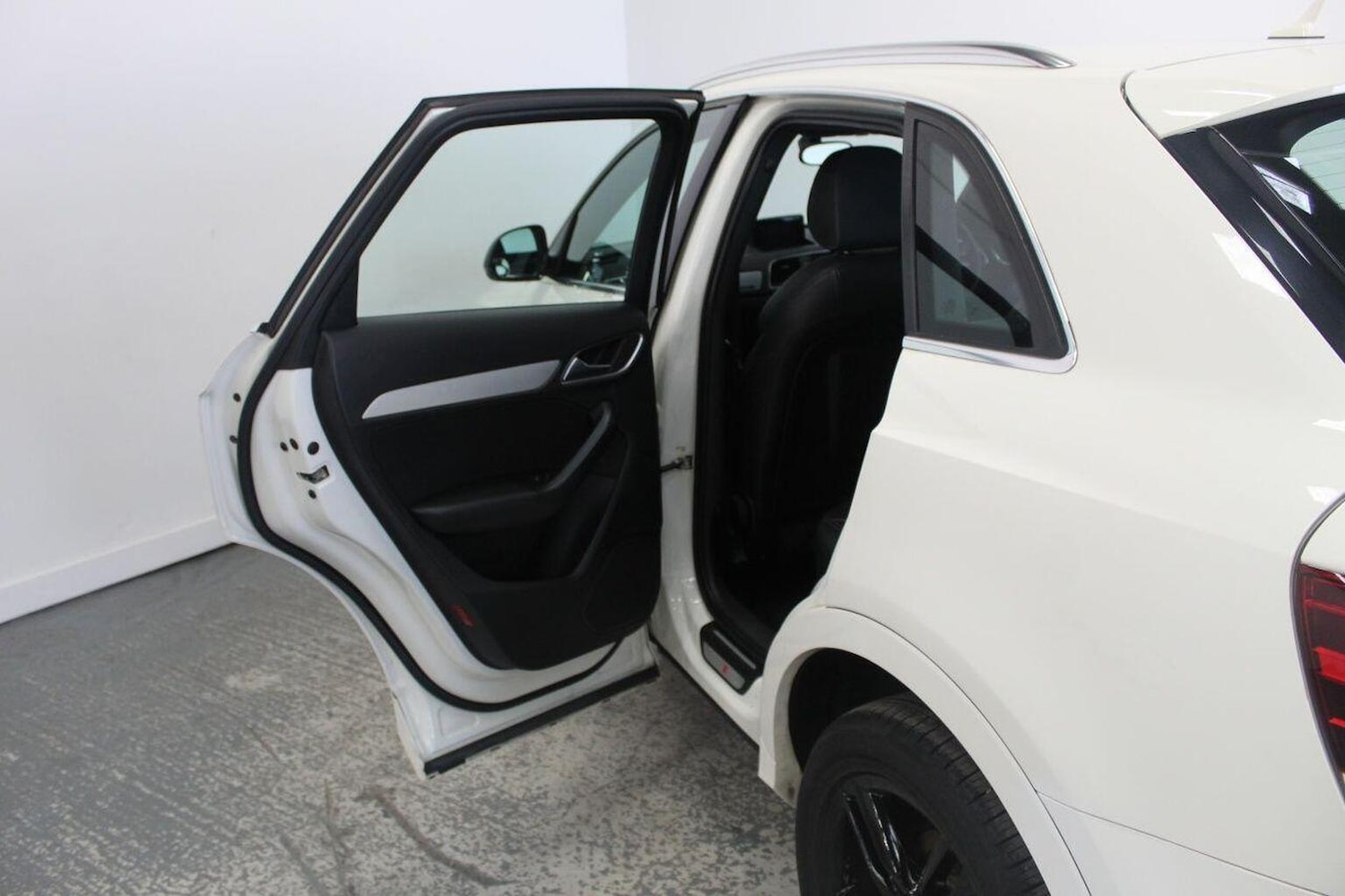 Used Audi Q3 2013 for sale - 77938003: Photo 26