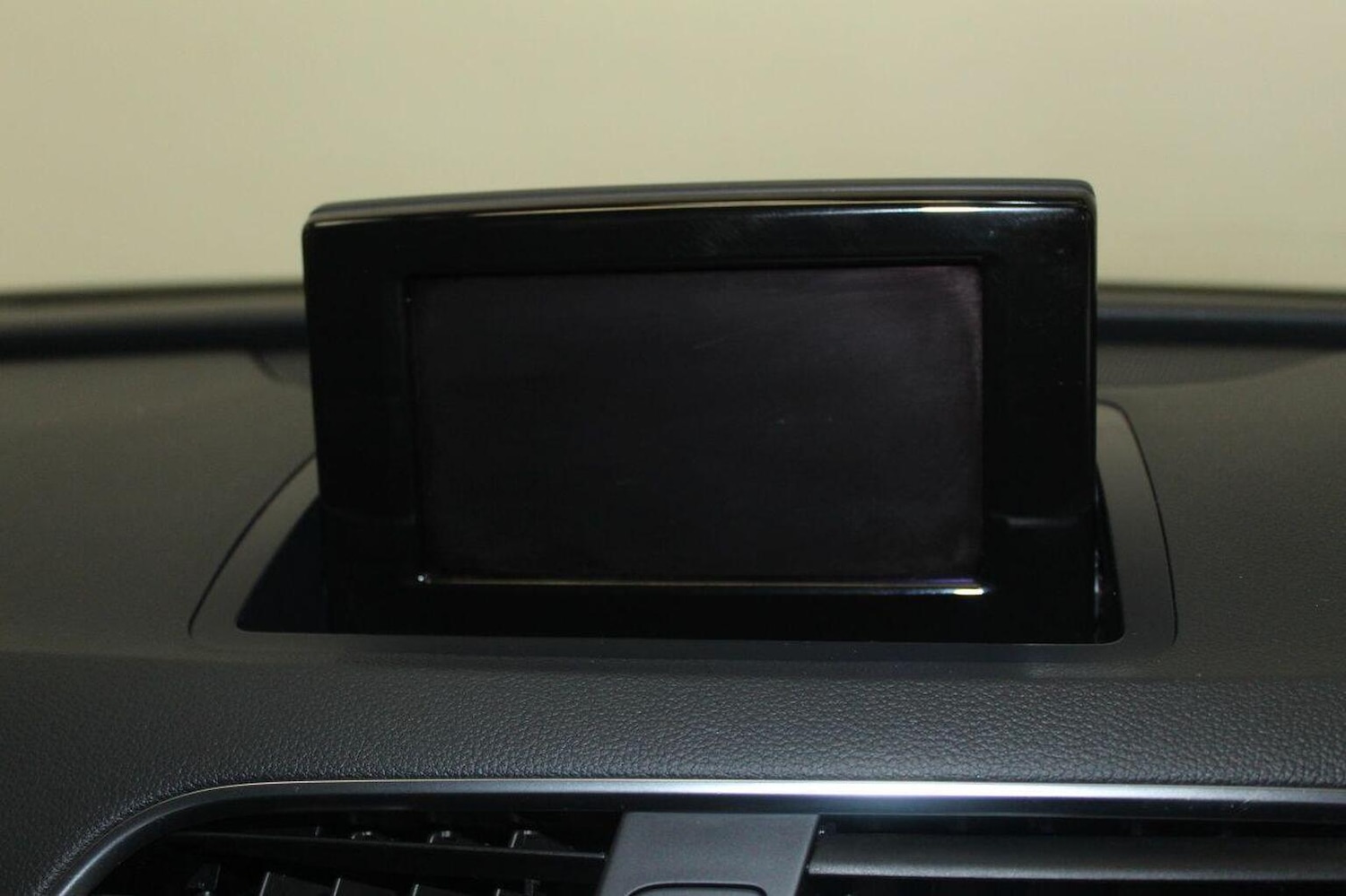 Used Audi Q3 2013 for sale - 77938003: Photo 40