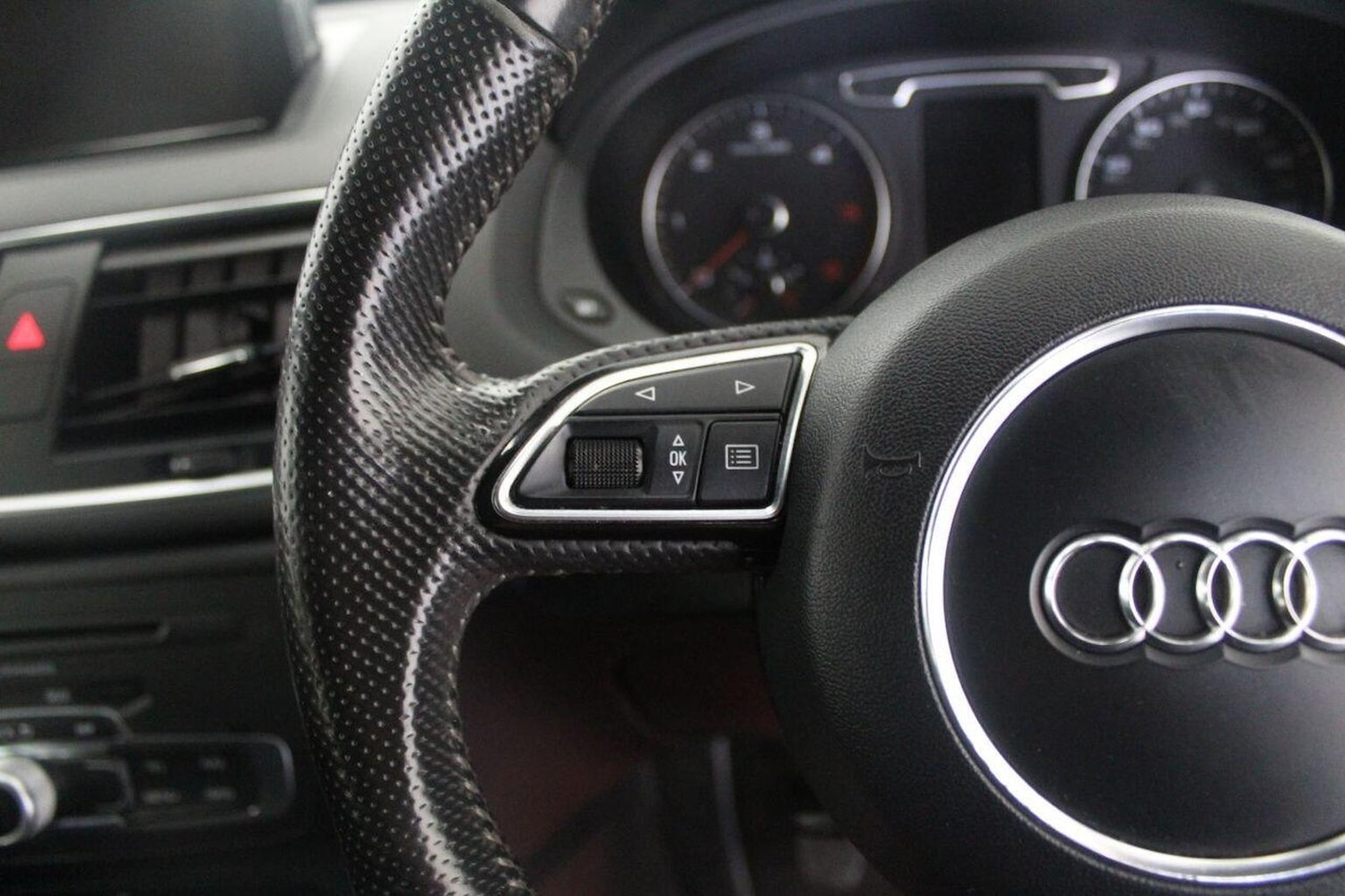 Used Audi Q3 2013 for sale - 77938003: Photo 47