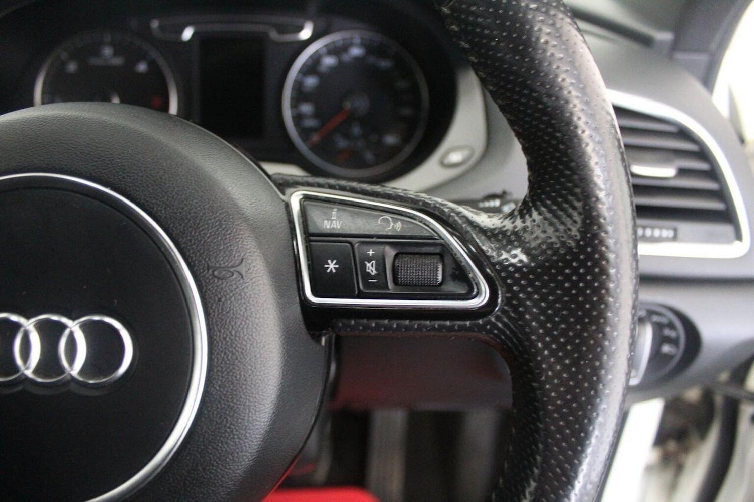 Used Audi Q3 2013 for sale - 77938003: Photo 48