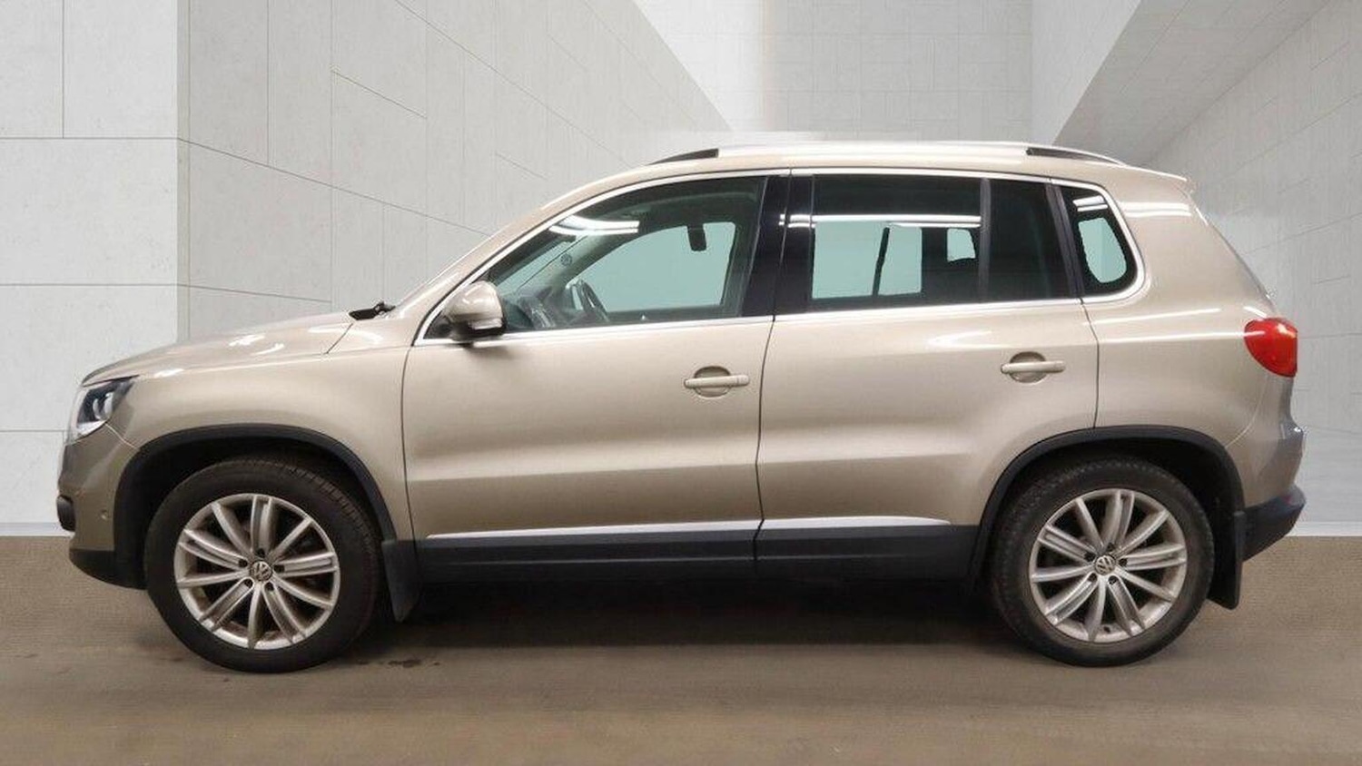 Used Volkswagen Tiguan 2014 for sale - 78141063: Photo 11