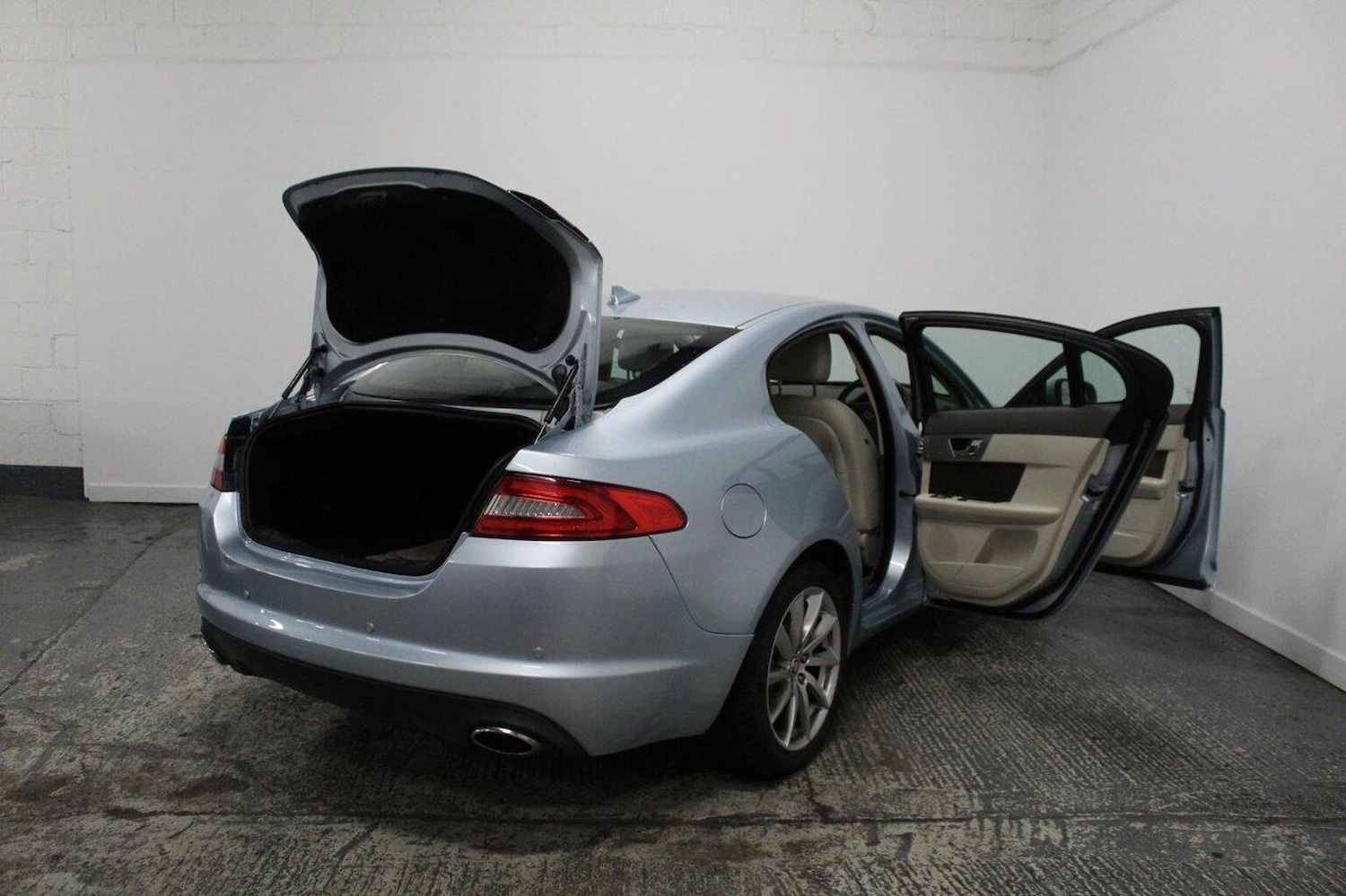 Used Jaguar XF 2013 for sale - 76521054: Photo 21