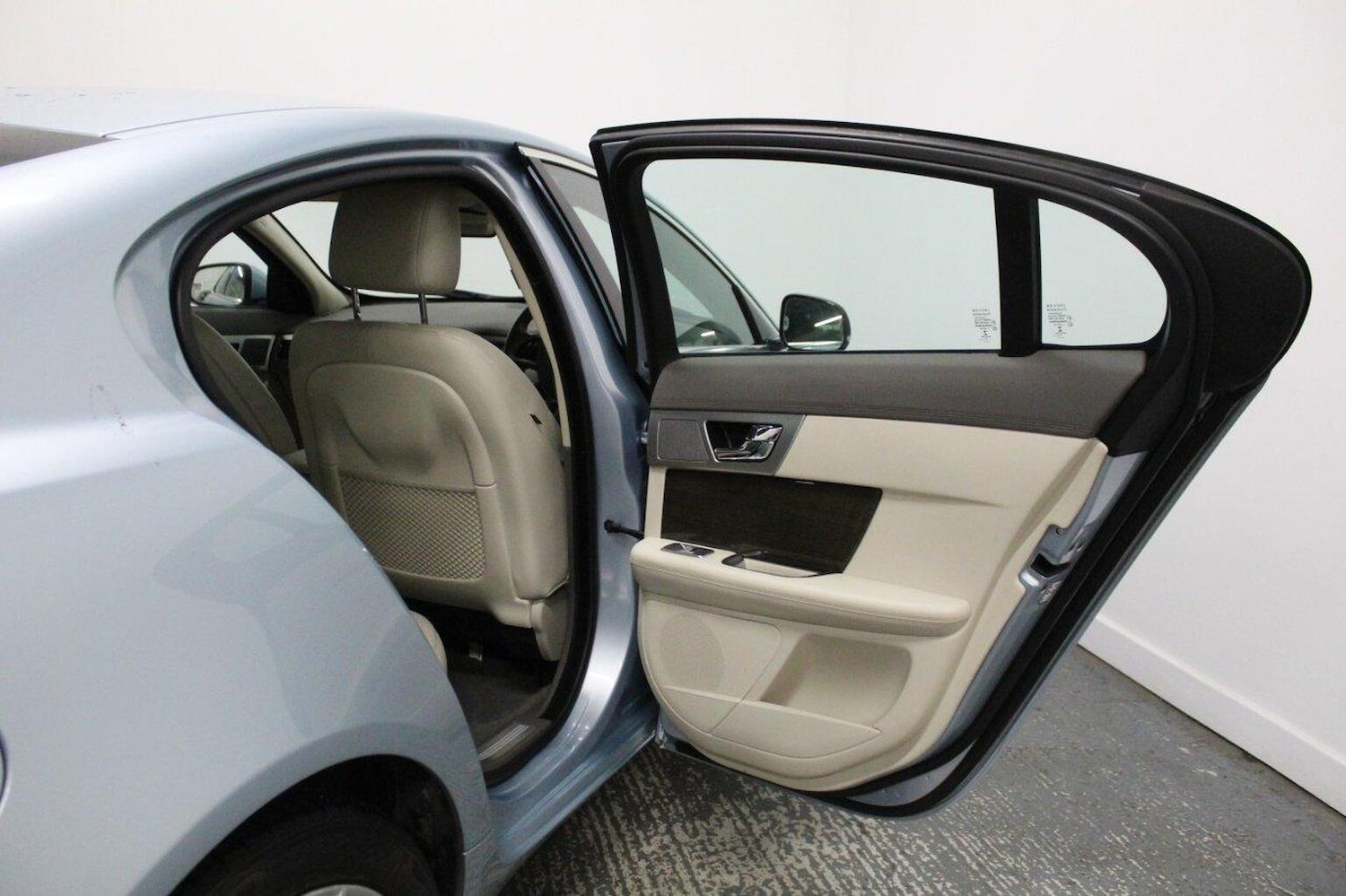 Used Jaguar XF 2013 for sale - 76521054: Photo 25