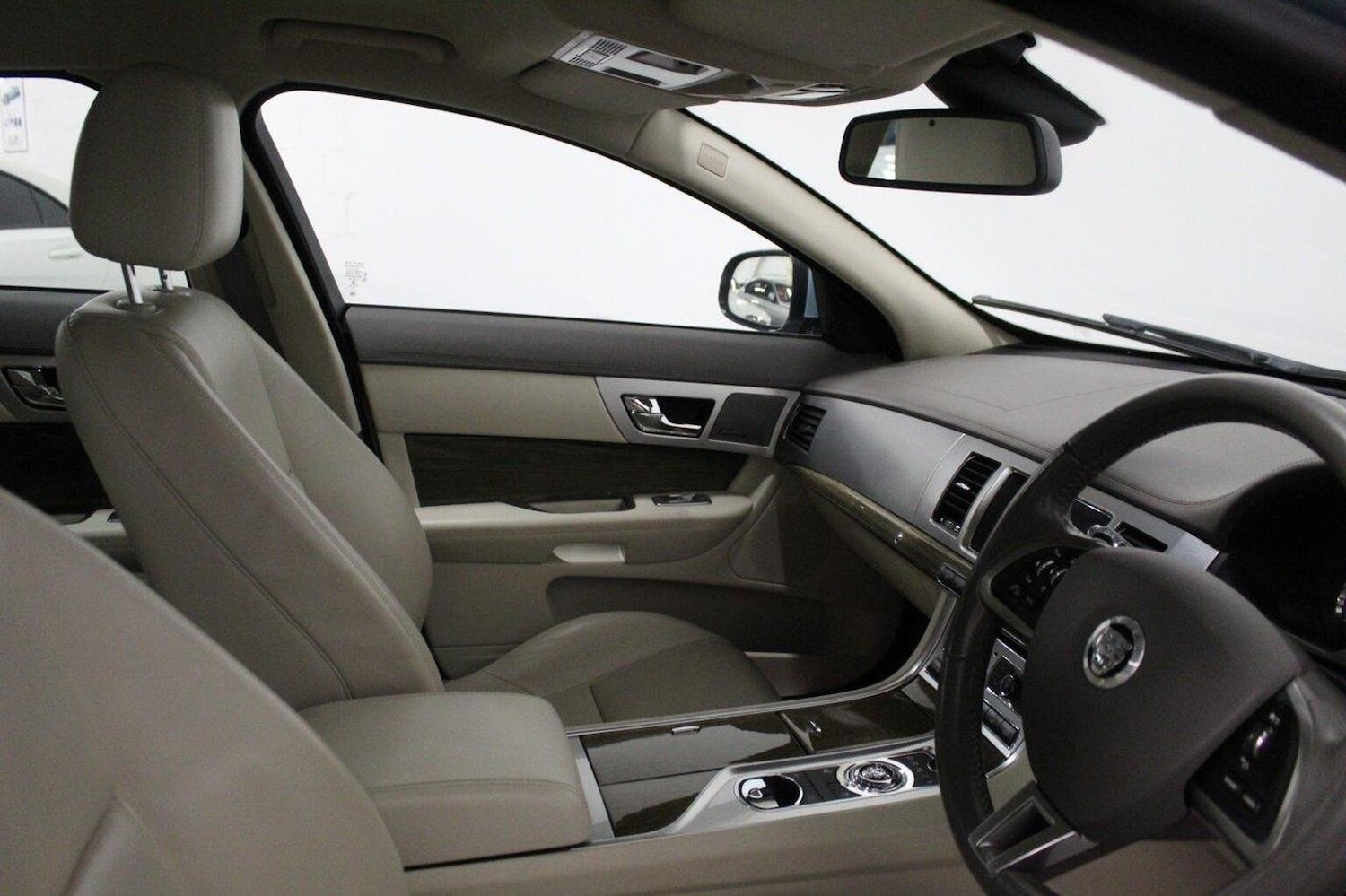 Used Jaguar XF 2013 for sale - 76521054: Photo 29