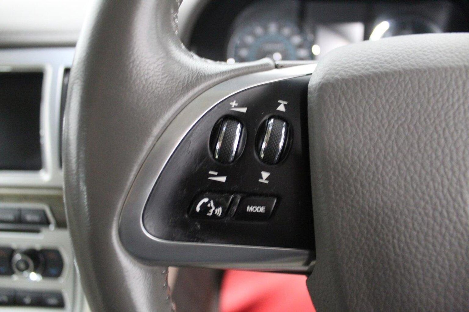 Used Jaguar XF 2013 for sale - 76521054: Photo 44