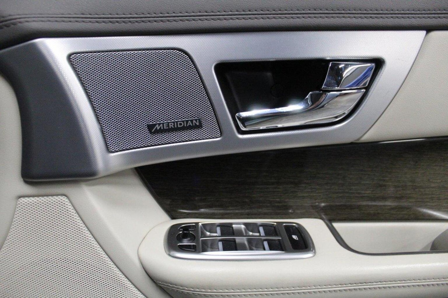 Used Jaguar XF 2013 for sale - 76521054: Photo 46