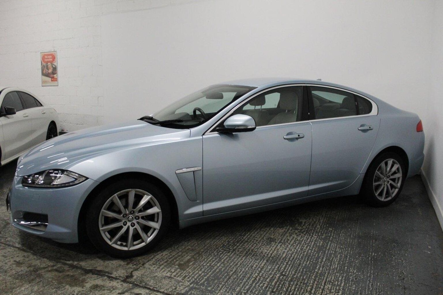Used Jaguar XF 2013 for sale - 76521054: Photo 5