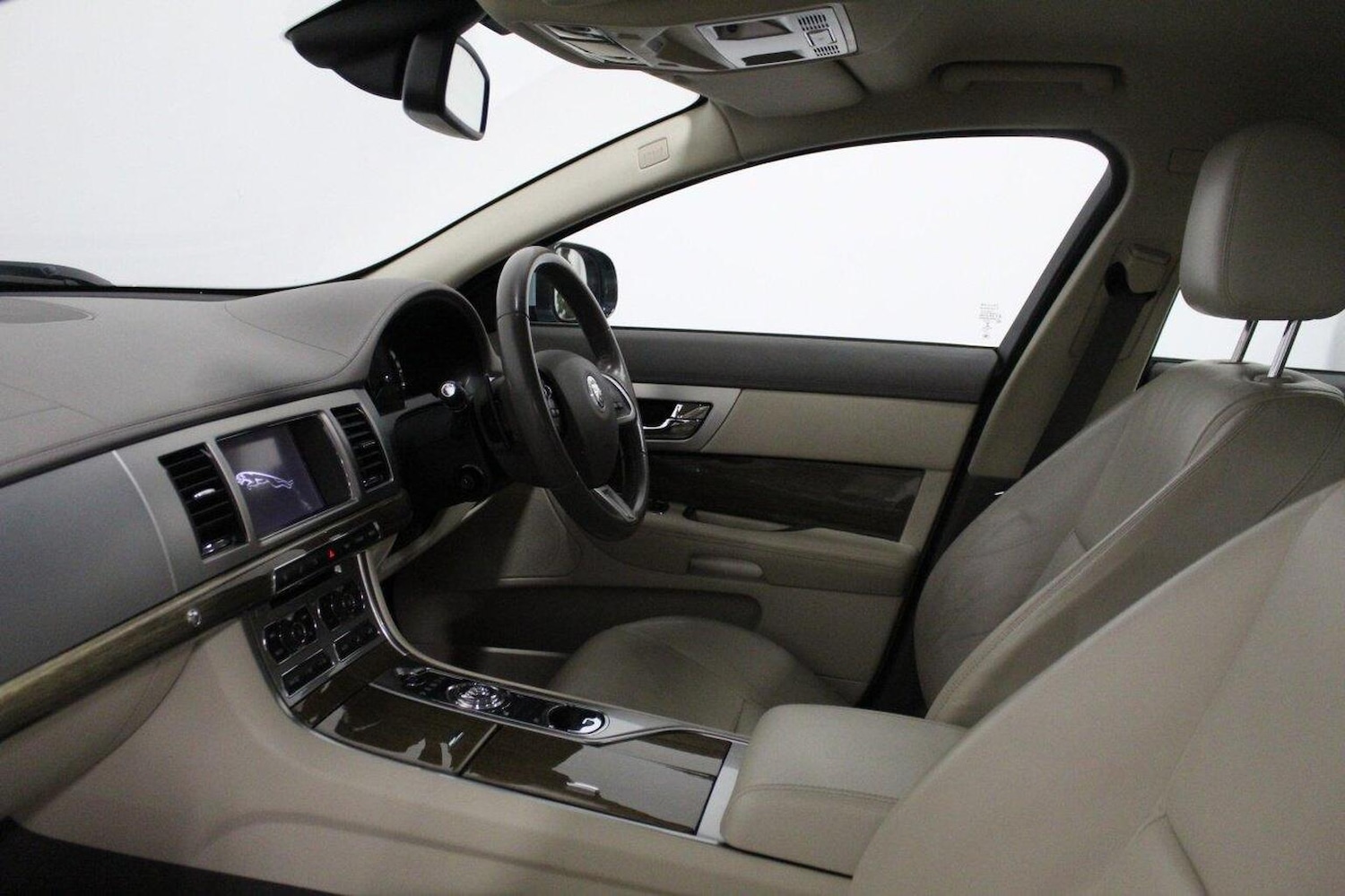 Used Jaguar XF 2013 for sale - 76521054: Photo 50