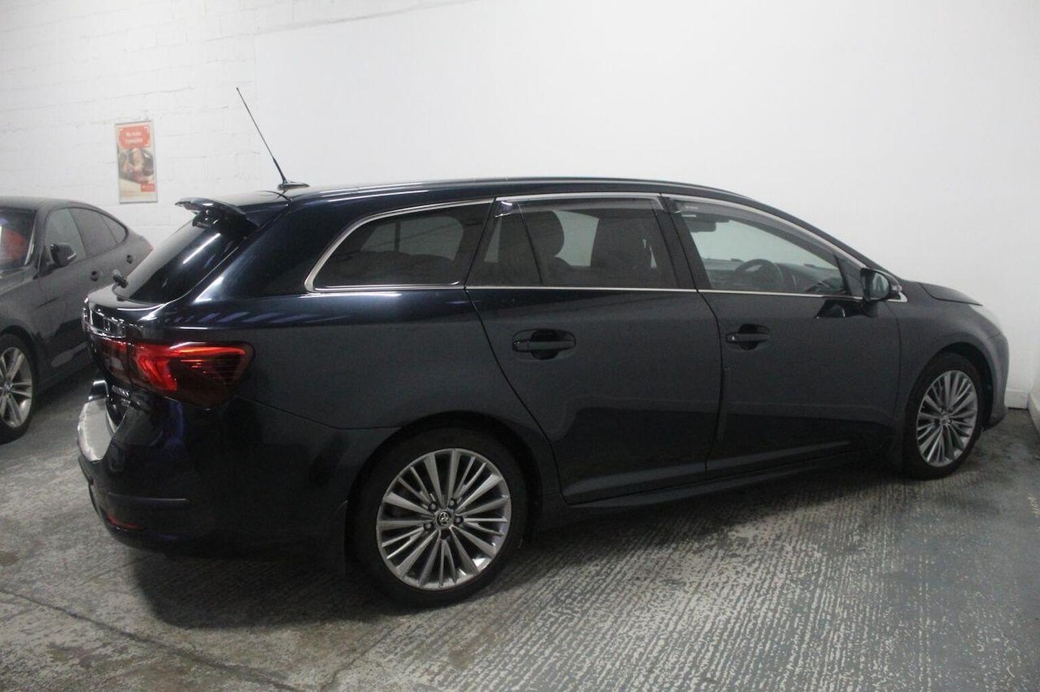 Used Toyota Avensis 2015 for sale - 77937859: Photo 11