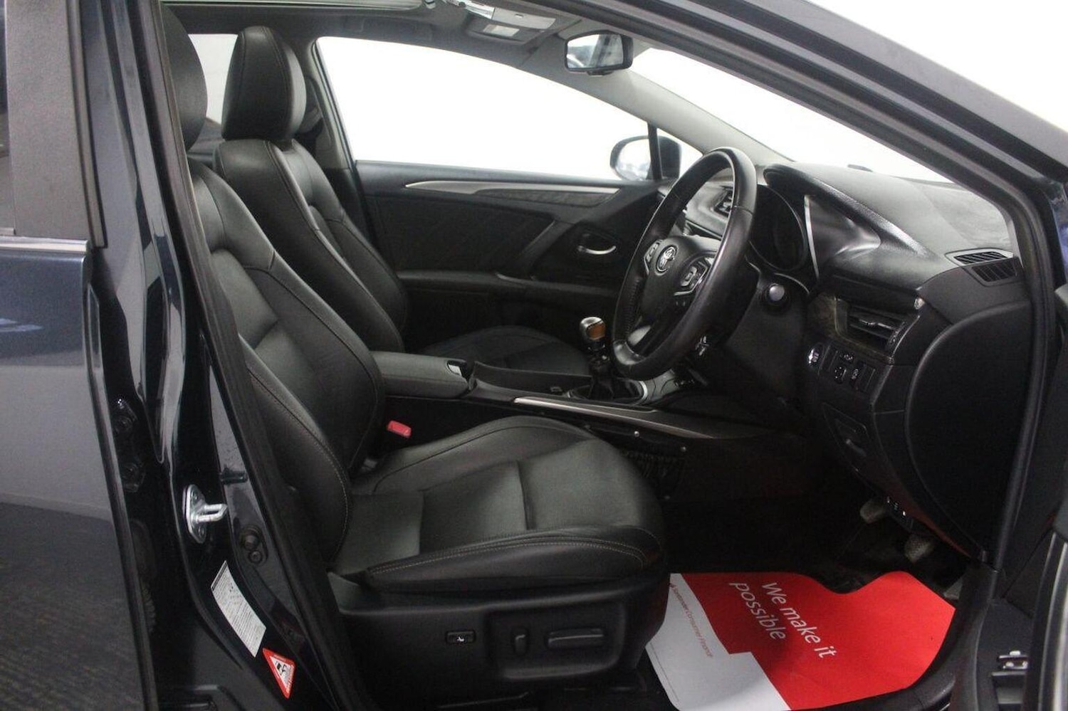 Used Toyota Avensis 2015 for sale - 77937859: Photo 30