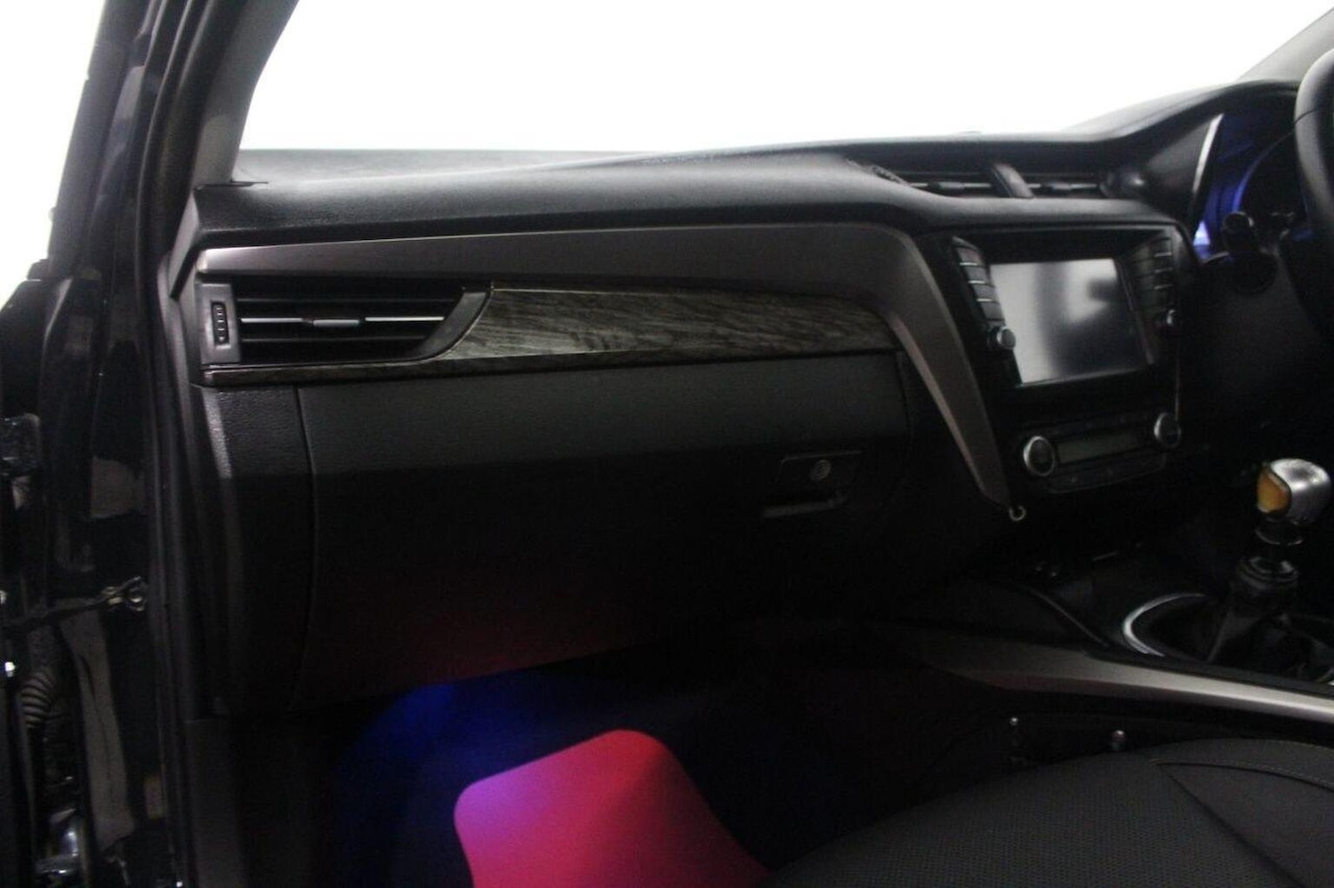 Used Toyota Avensis 2015 for sale - 77937859: Photo 31