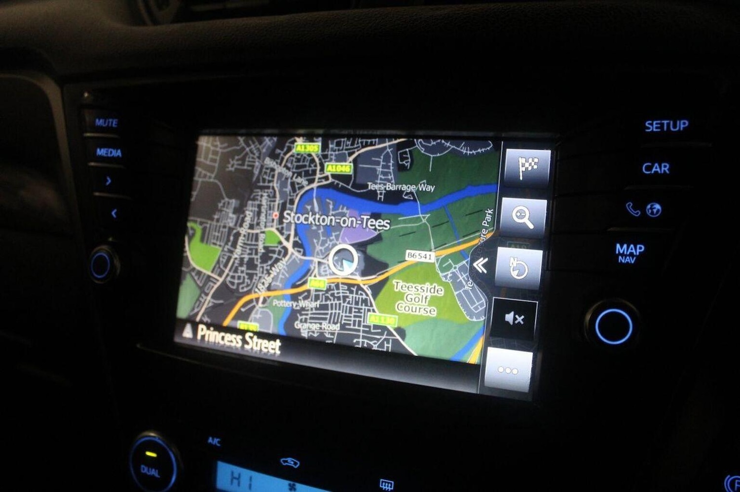 Used Toyota Avensis 2015 for sale - 77937859: Photo 39