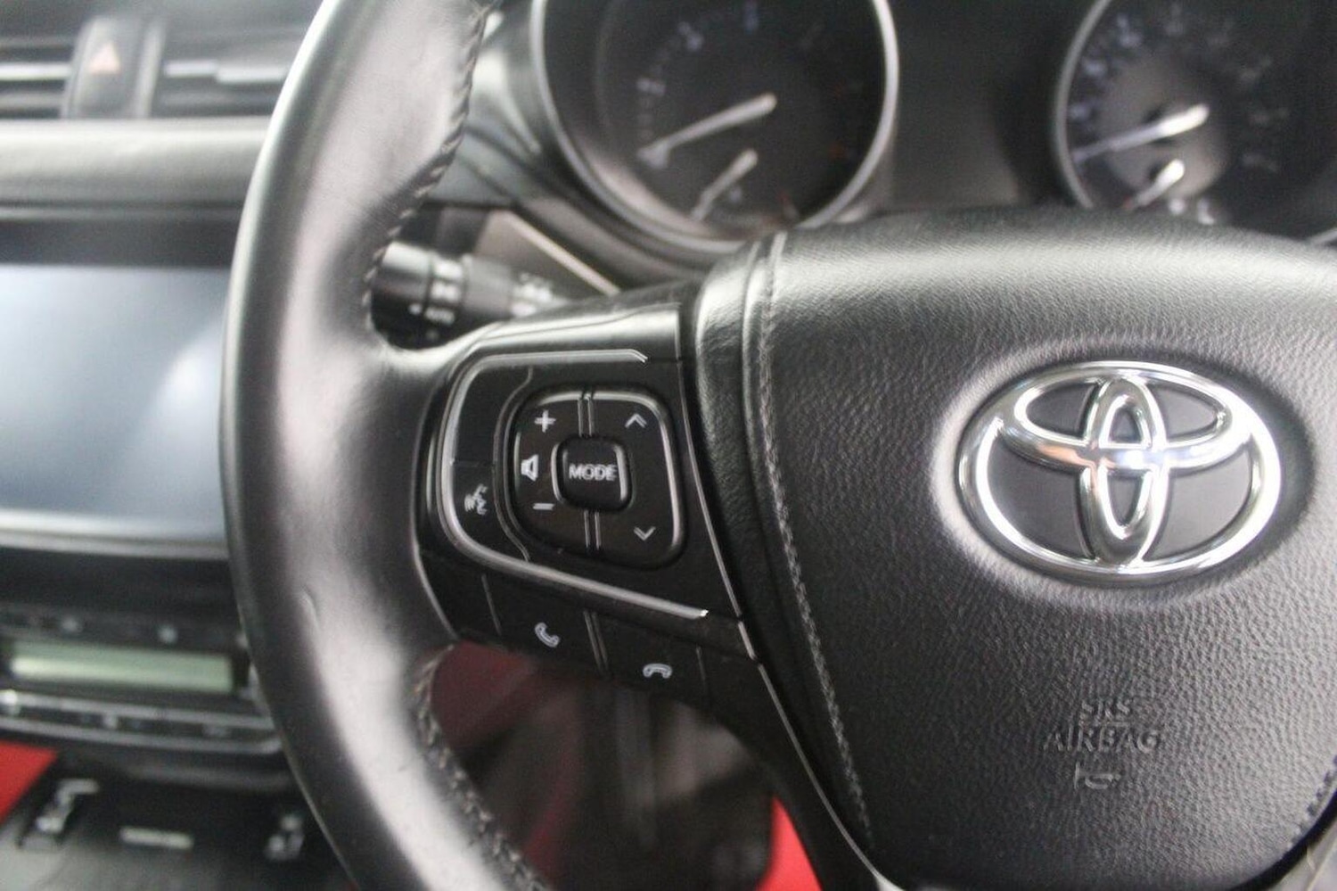 Used Toyota Avensis 2015 for sale - 77937859: Photo 46
