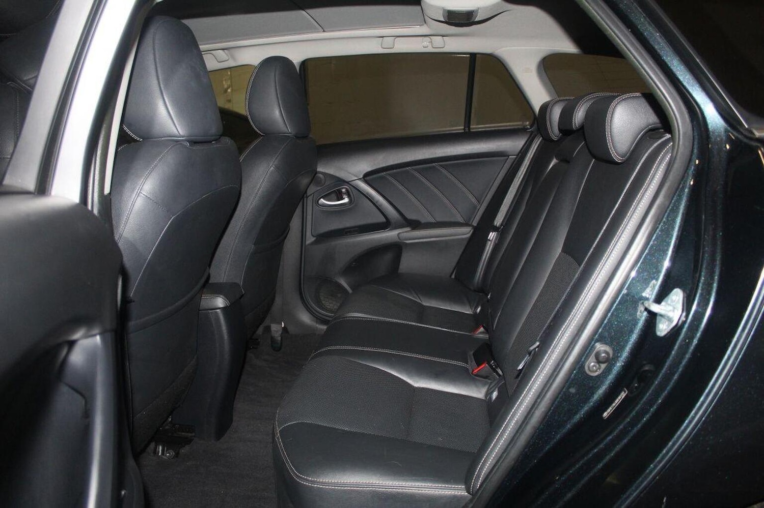 Used Toyota Avensis 2015 for sale - 77937859: Photo 54