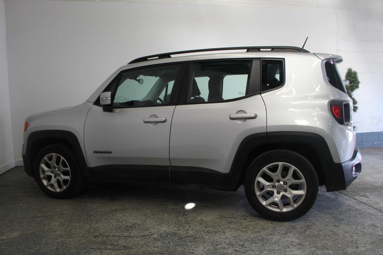 Used Jeep Renegade 2016 for sale - 77938062: Photo 11