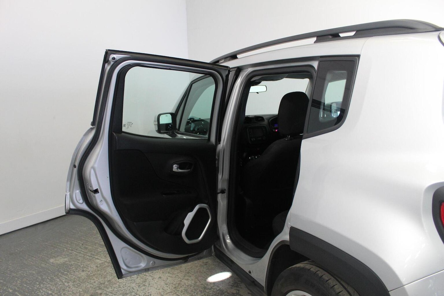 Used Jeep Renegade 2016 for sale - 77938062: Photo 27