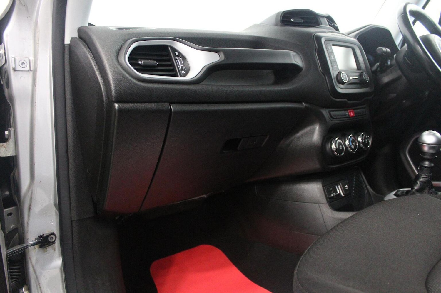 Used Jeep Renegade 2016 for sale - 77938062: Photo 30