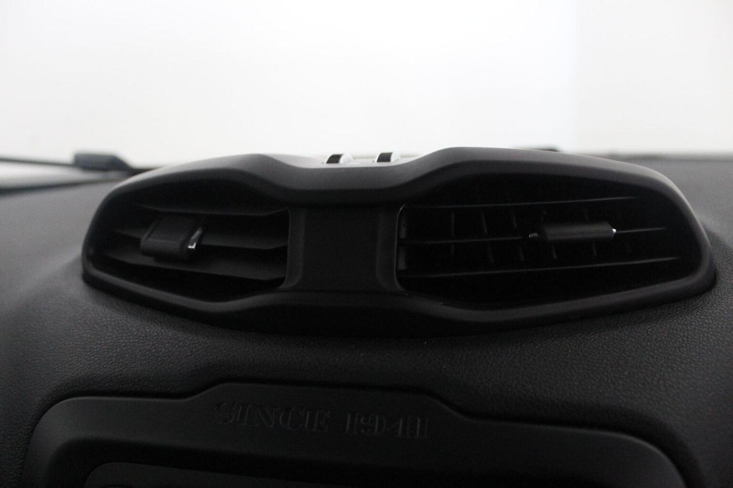 Used Jeep Renegade 2016 for sale - 77938062: Photo 32