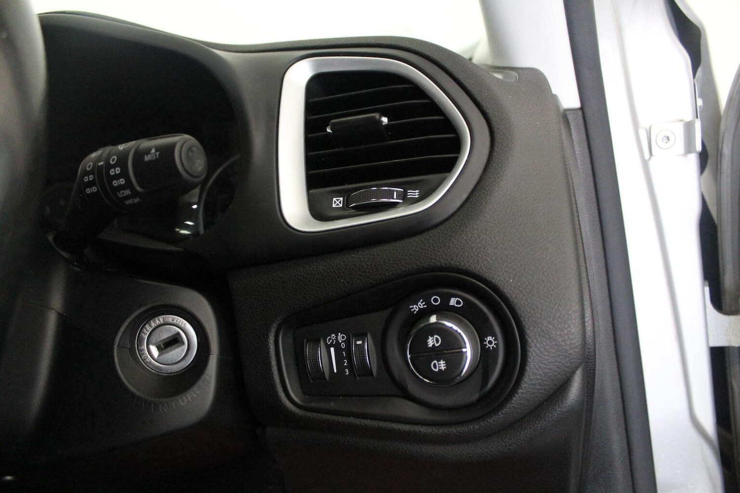 Used Jeep Renegade 2016 for sale - 77938062: Photo 46