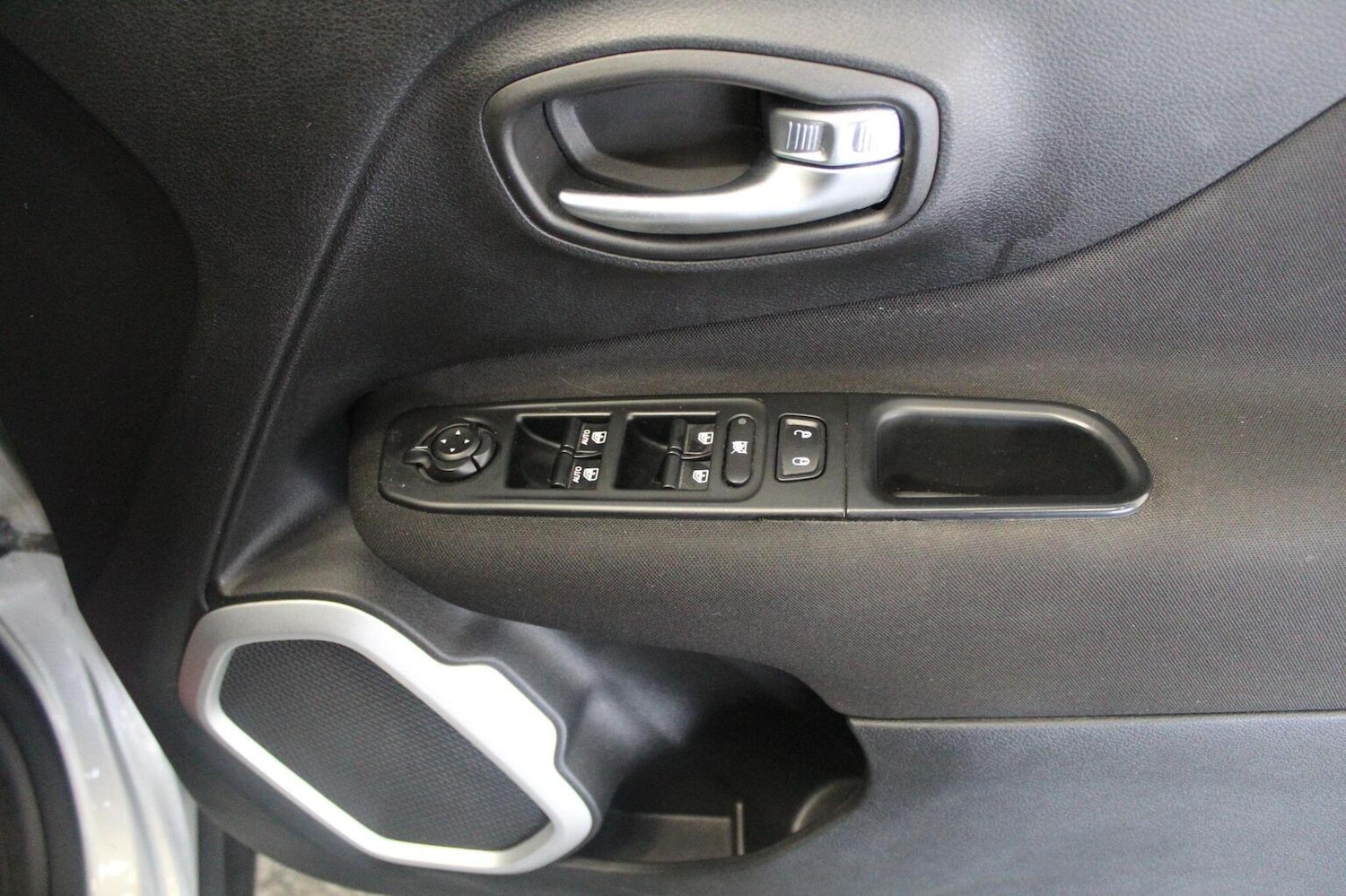 Used Jeep Renegade 2016 for sale - 77938062: Photo 47