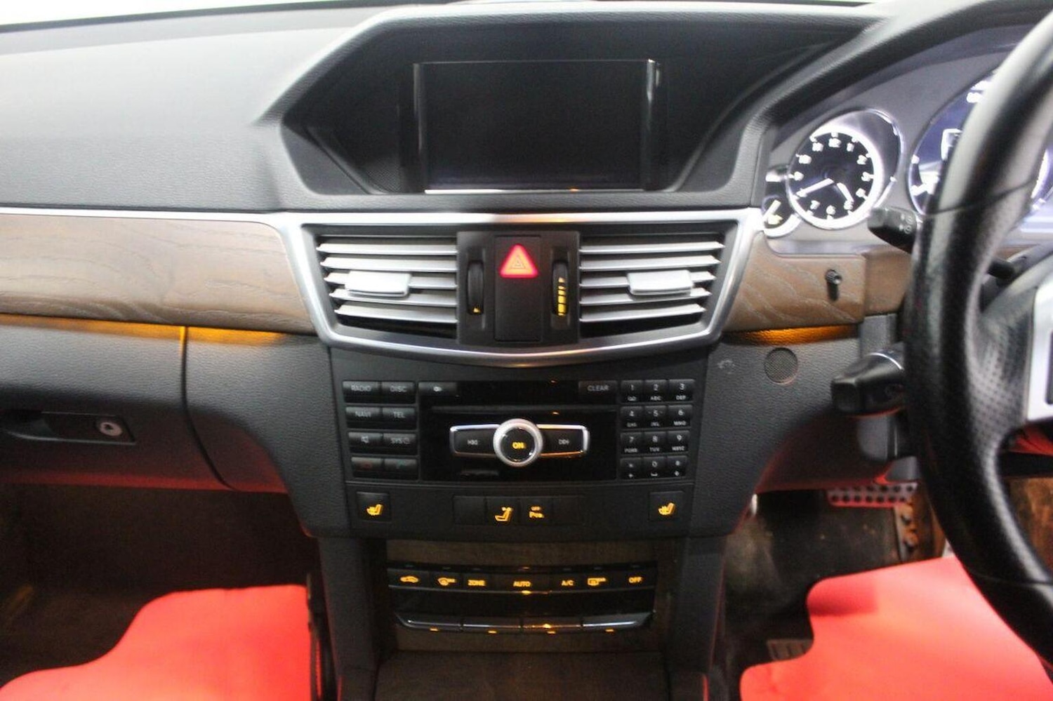 Used Mercedes-Benz E Class 2012 for sale - 77781769: Photo 34