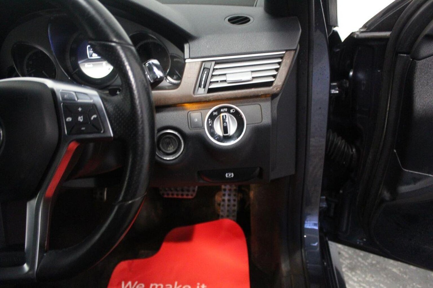 Used Mercedes-Benz E Class 2012 for sale - 77781769: Photo 47