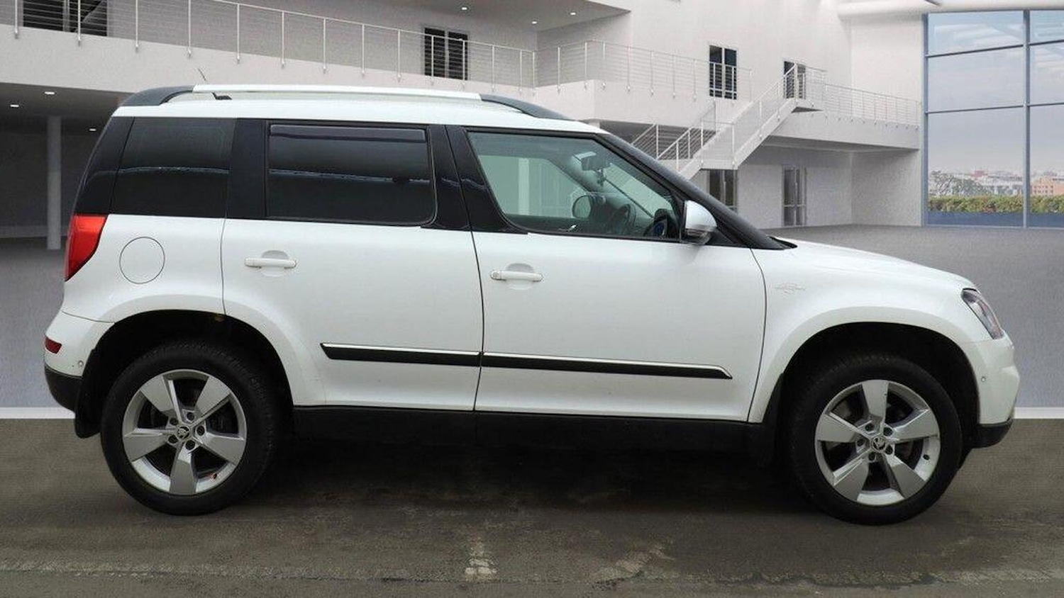 Used Skoda Yeti 2014 for sale - 77564178: Photo 9