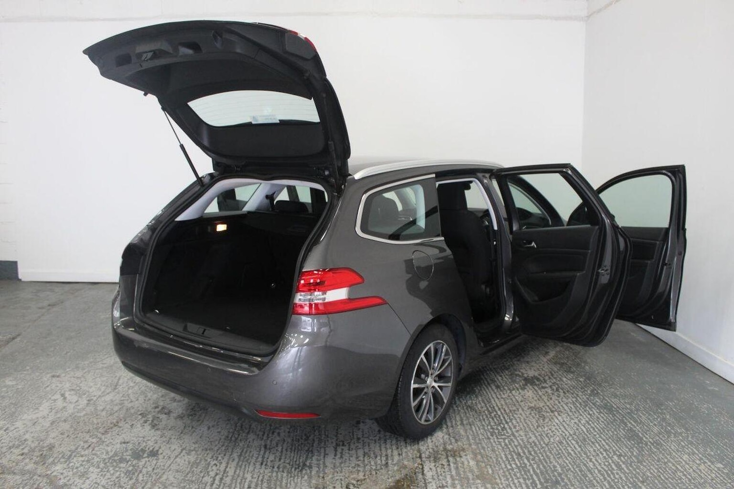 Used Peugeot 308 SW 2017 for sale - 76455416: Photo 22