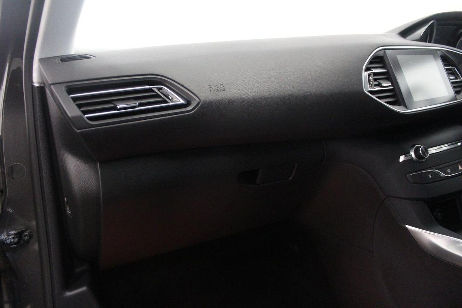 Used Peugeot 308 SW 2017 for sale - 76455416: Photo 32