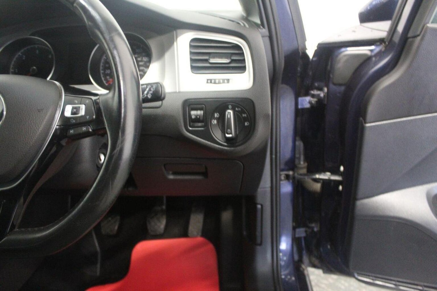 Used Volkswagen Golf 2015 for sale - 77937862: Photo 47