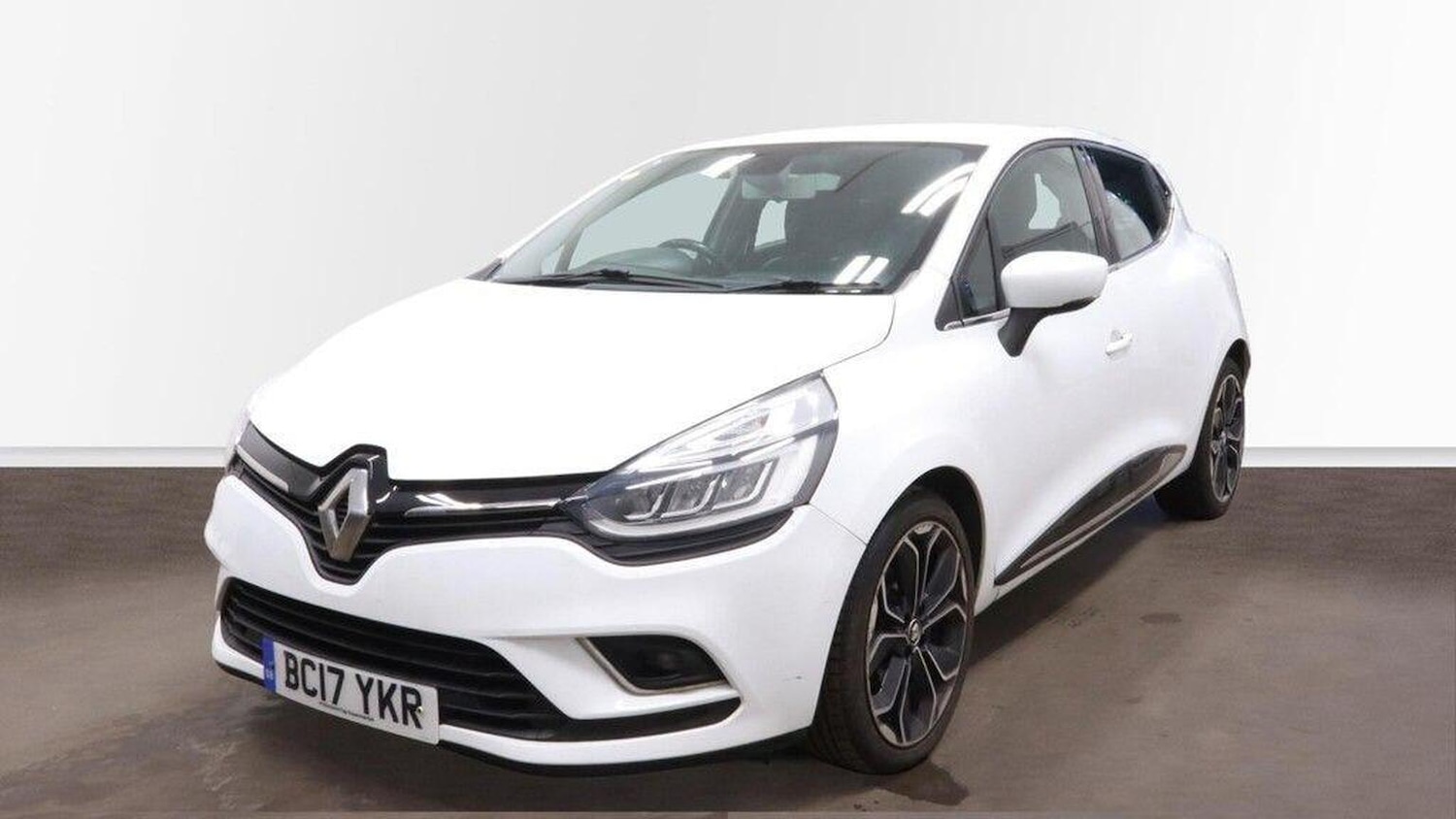 Used Renault Clio 2017 for sale - 77135889: Photo 2