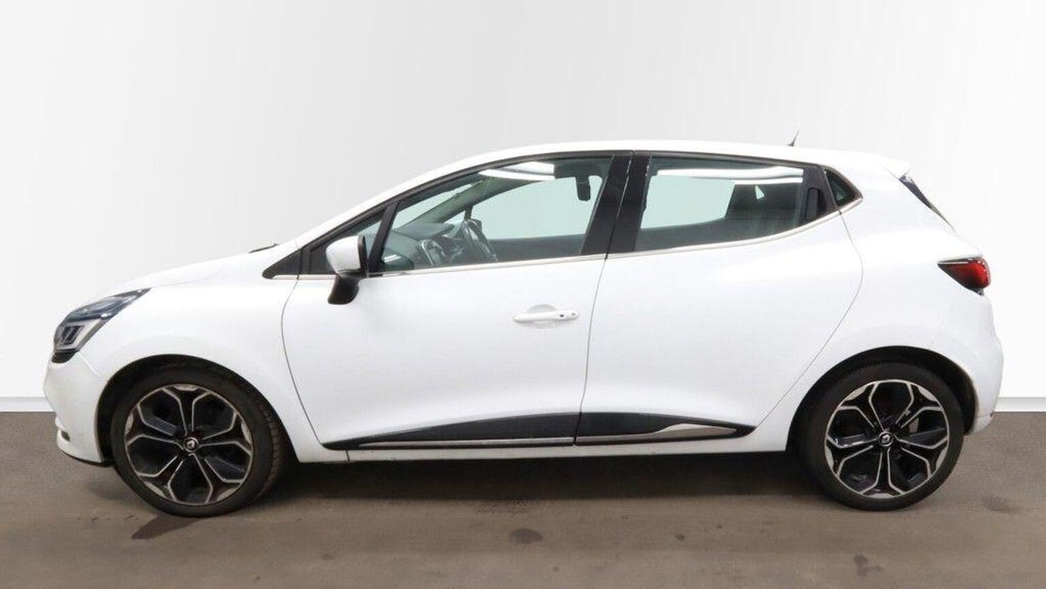 Used Renault Clio 2017 for sale - 77135889: Photo 7