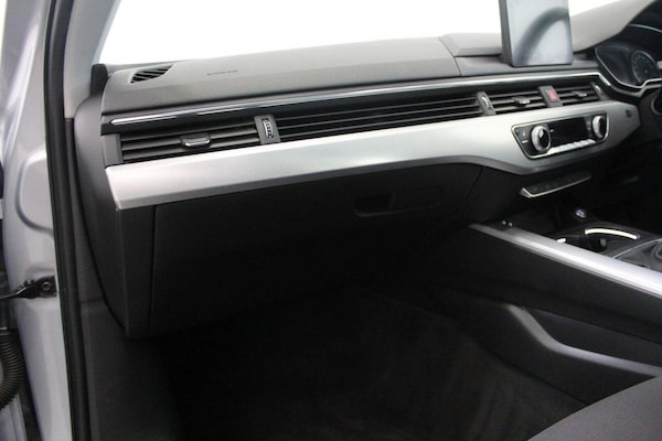Used Audi A4 Avant 2017 for sale - 76011360: Photo 32