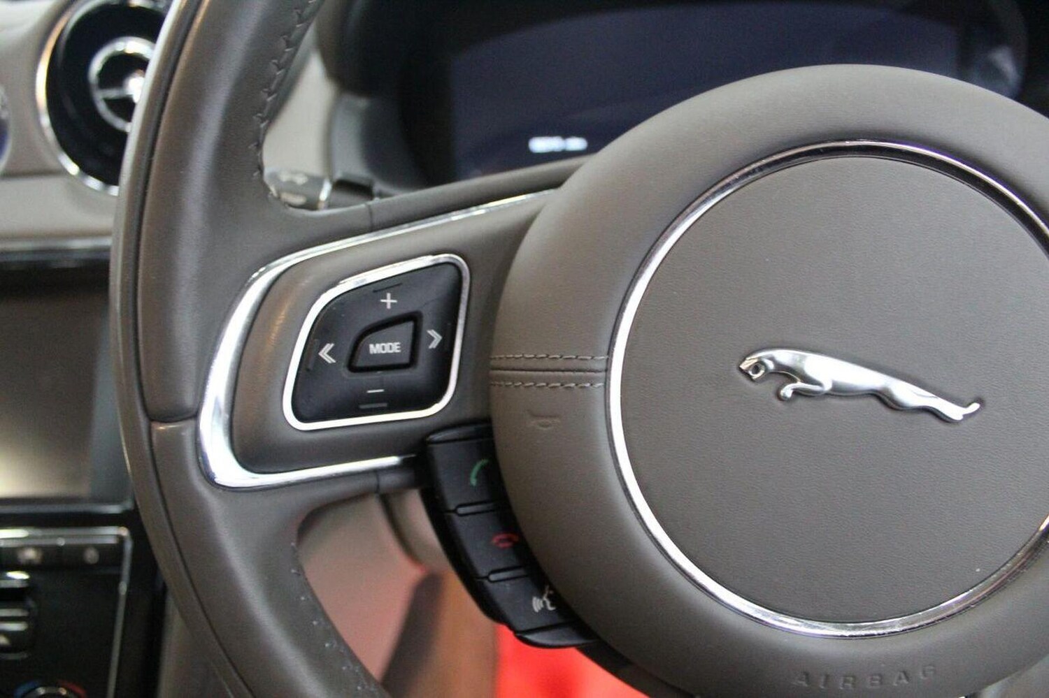 Used Jaguar XJ 2011 for sale - 77464590: Photo 52