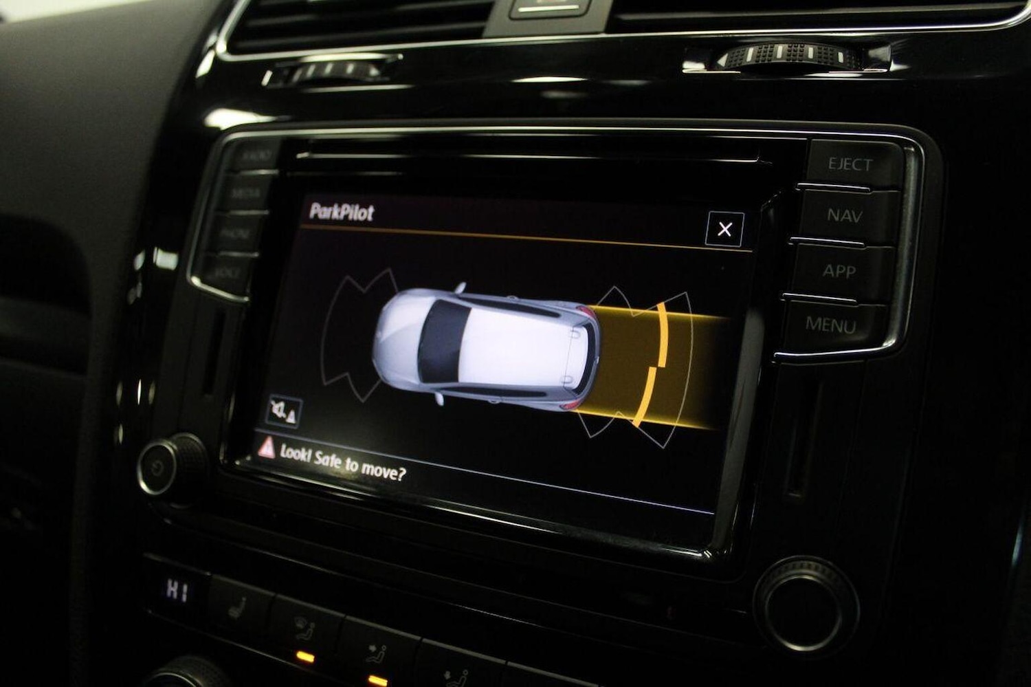 Used Volkswagen Scirocco 2017 for sale - 77937946: Photo 32