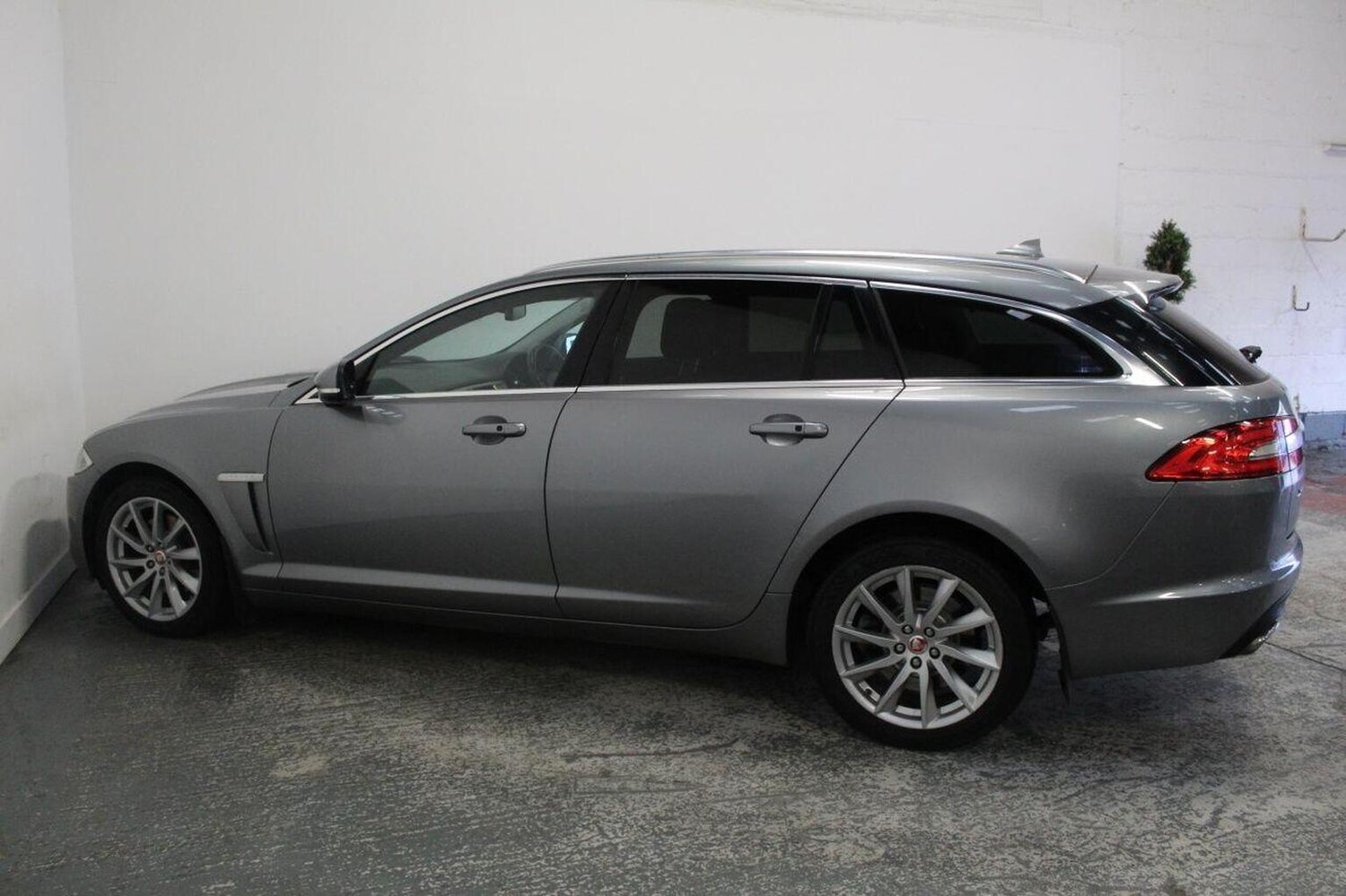 Used Jaguar XF 2014 for sale - 77465034: Photo 11