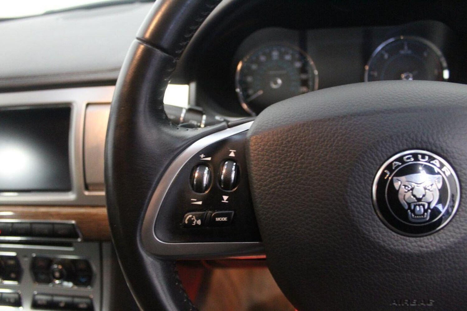 Used Jaguar XF 2014 for sale - 77465034: Photo 47