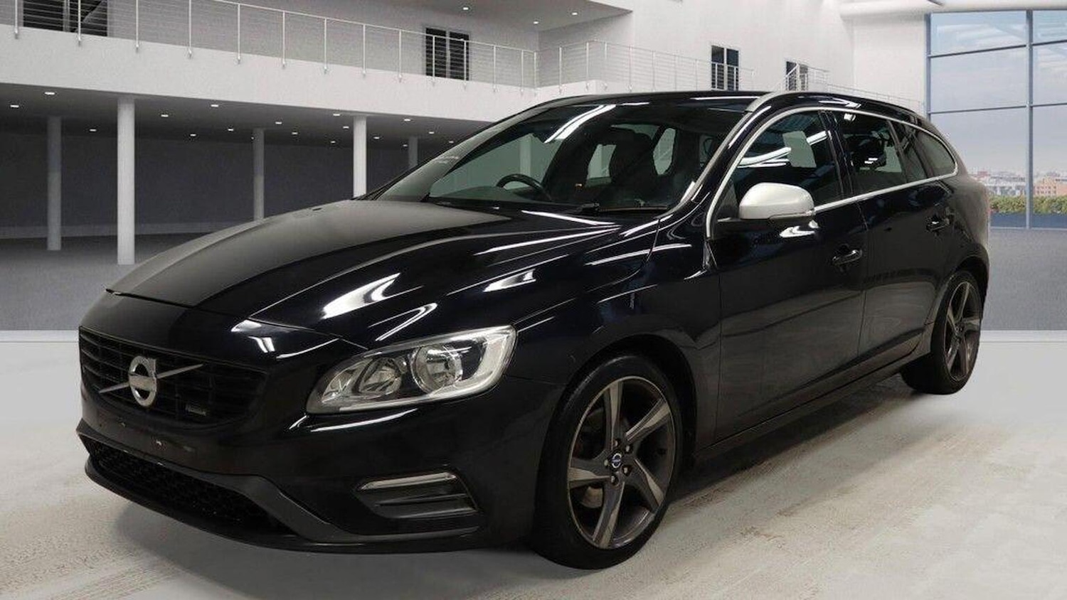 Used Volvo V60 2014 for sale - 77289226: Photo 2