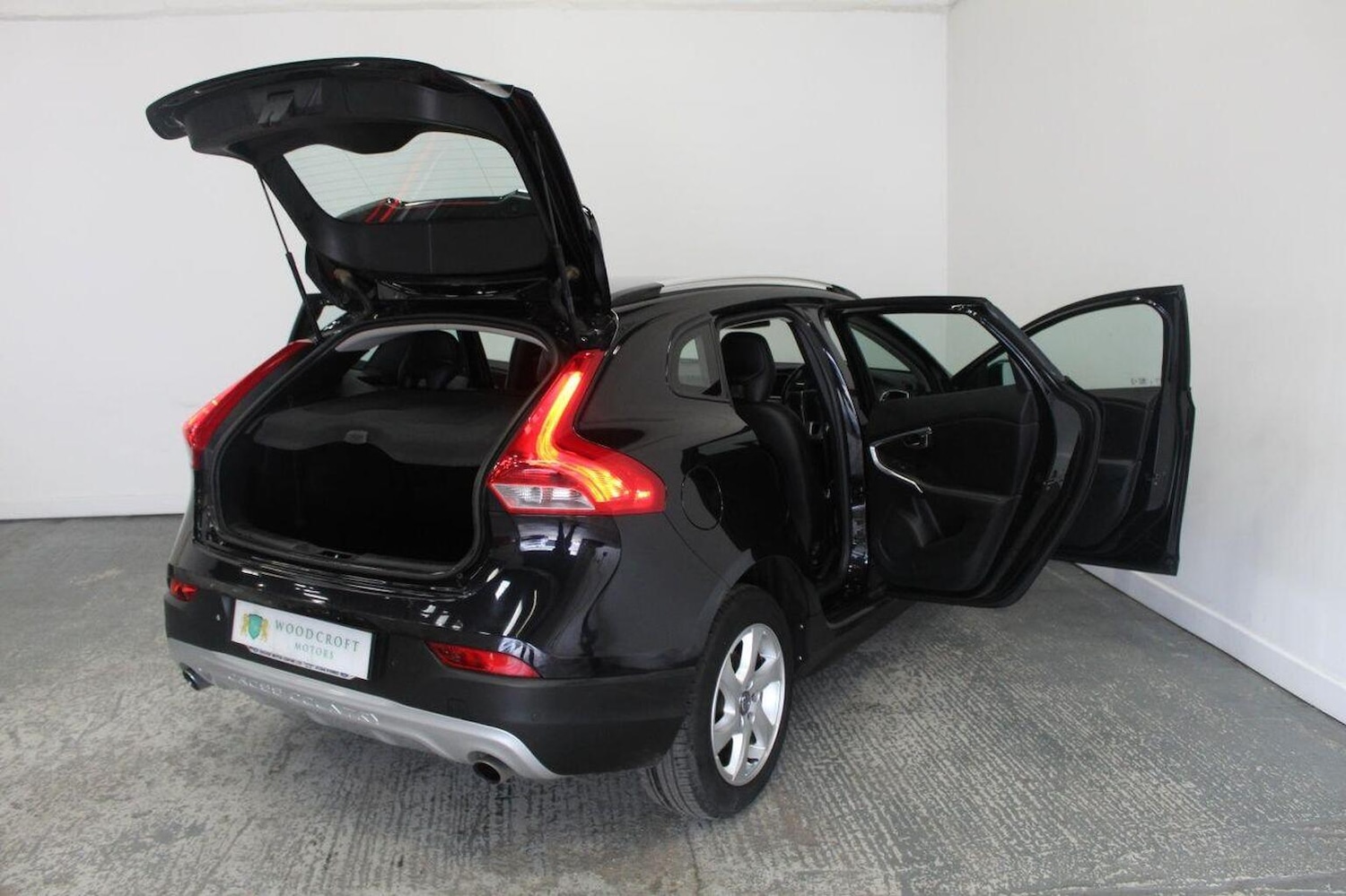 Used Volvo V60 2014 for sale - 77289226: Photo 21