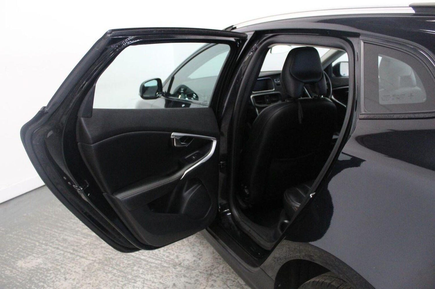 Used Volvo V60 2014 for sale - 77289226: Photo 26