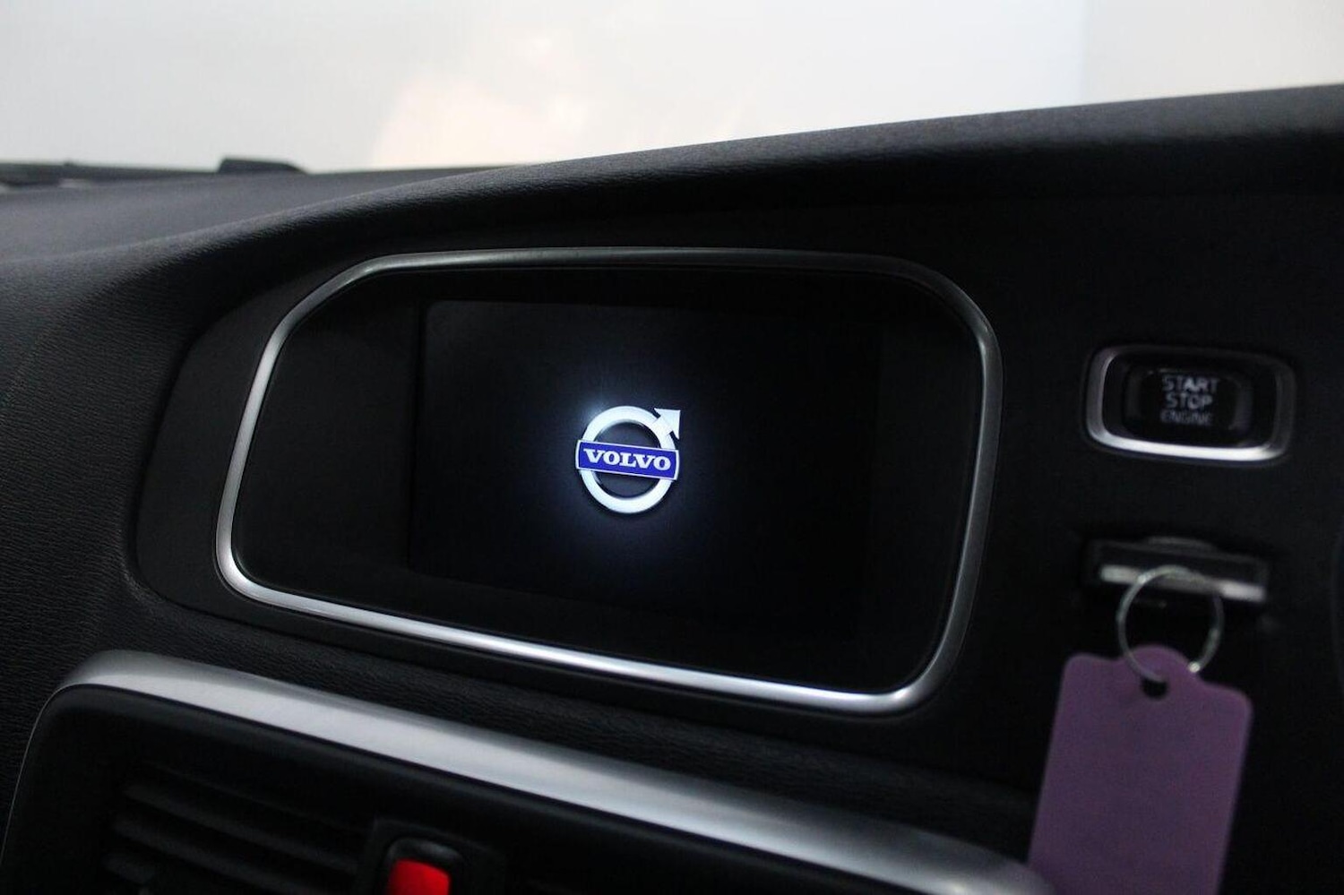 Used Volvo V60 2014 for sale - 77289226: Photo 34