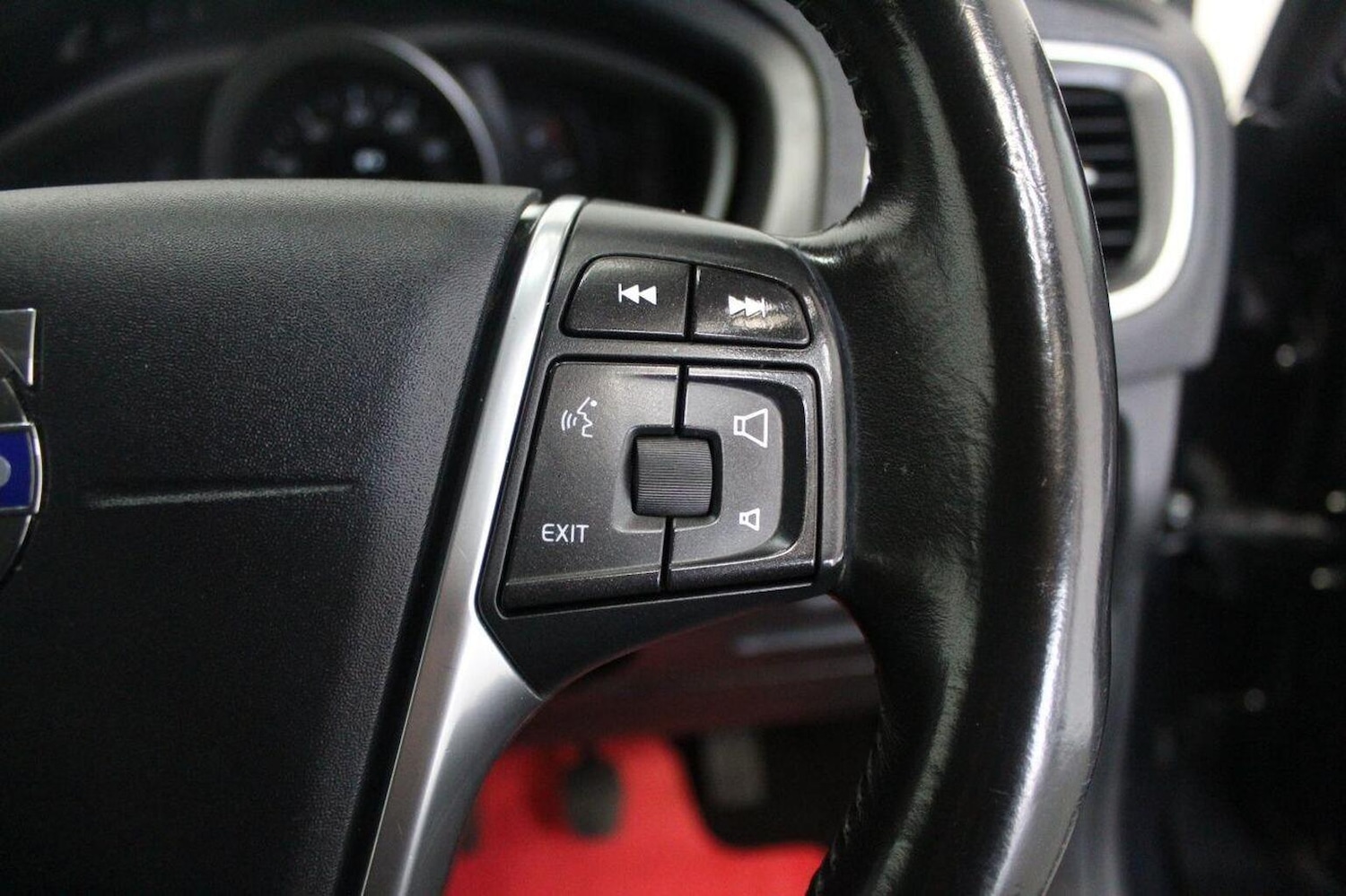 Used Volvo V60 2014 for sale - 77289226: Photo 49