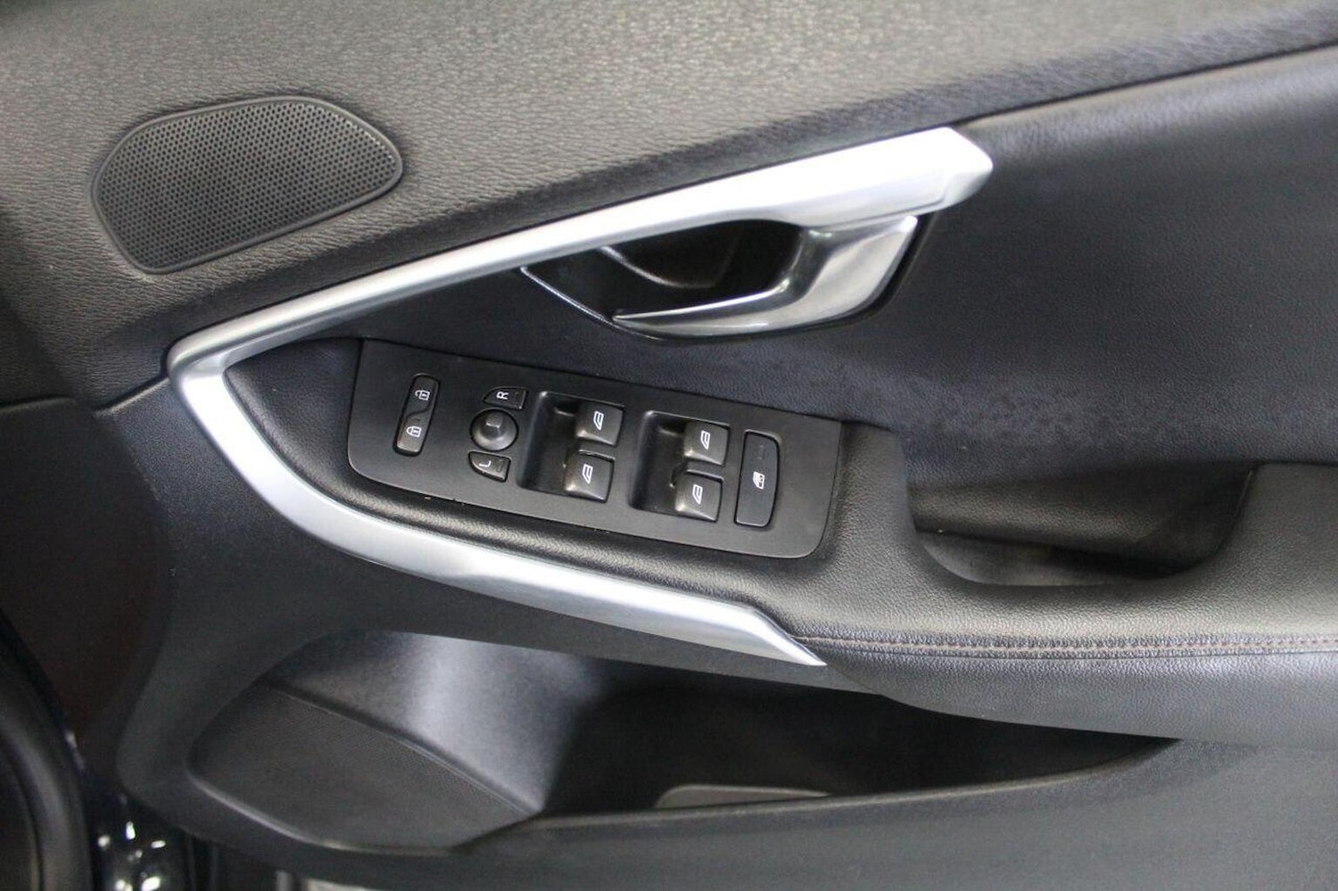 Used Volvo V60 2014 for sale - 77289226: Photo 51