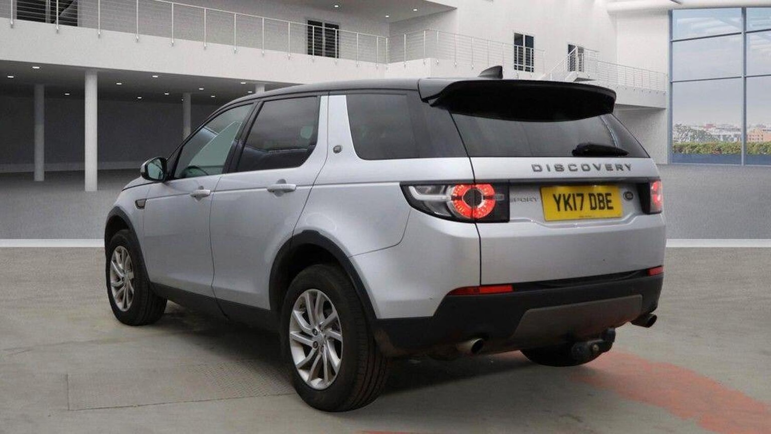 Used Land Rover Discovery Sport 2017 for sale - 76588457: Photo 5