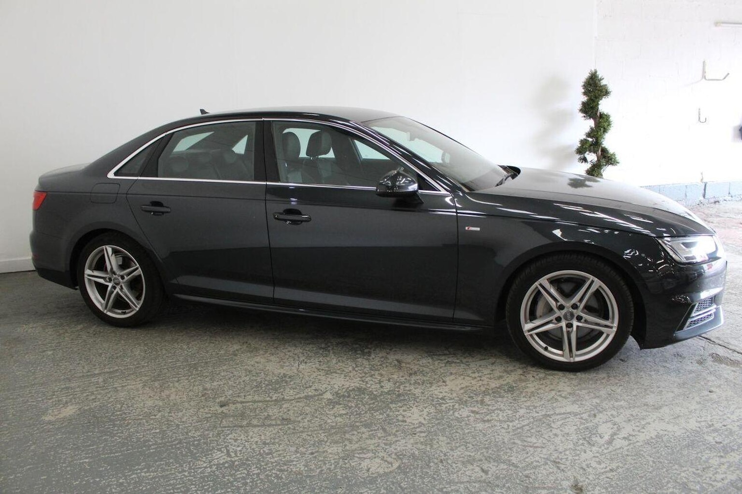 Used Audi A4 2016 for sale - 77370722: Photo 4