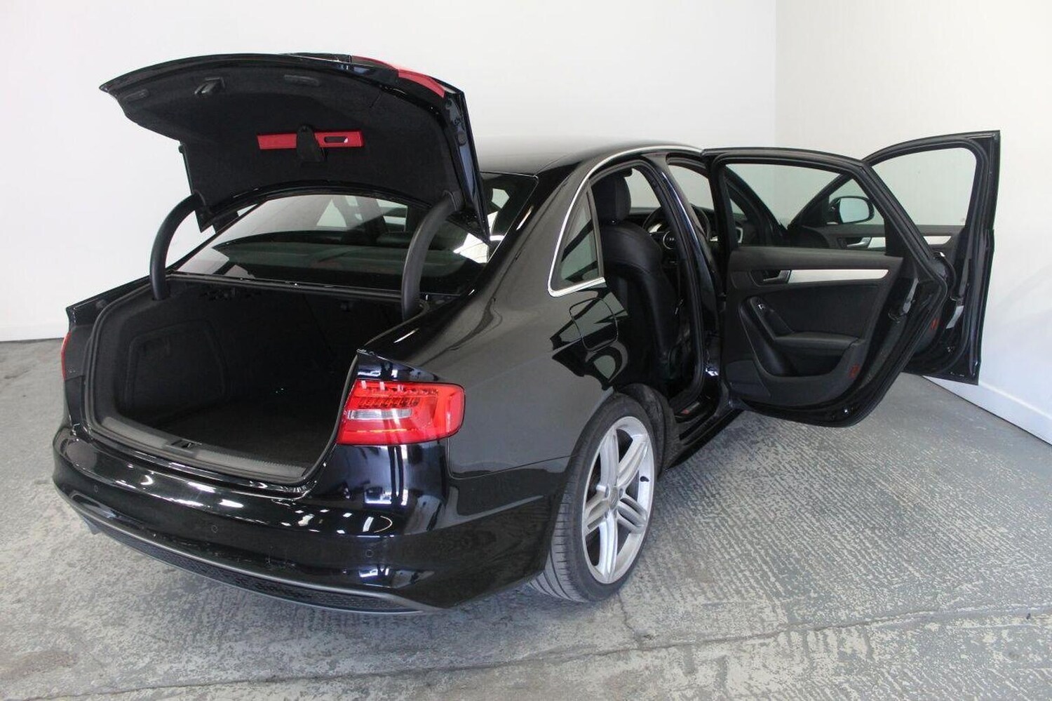 Used Audi A4 2015 for sale - 77921304: Photo 25