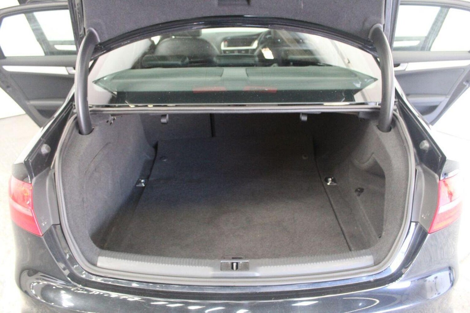 Used Audi A4 2015 for sale - 77921304: Photo 28